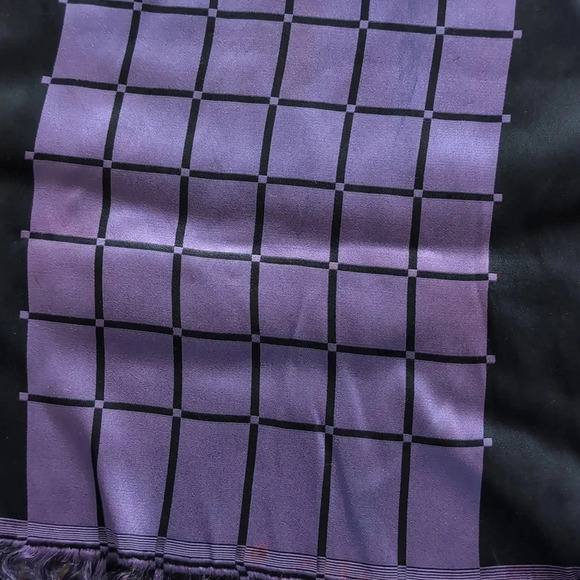 ⭐3/$15 Vintage Scarf - Picture 5 of 6